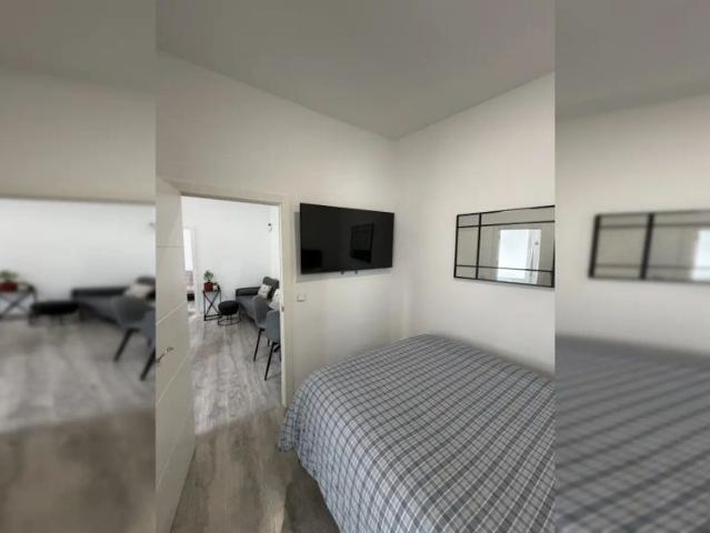 2 bedroom apartment for rent in Embajadores, bills included