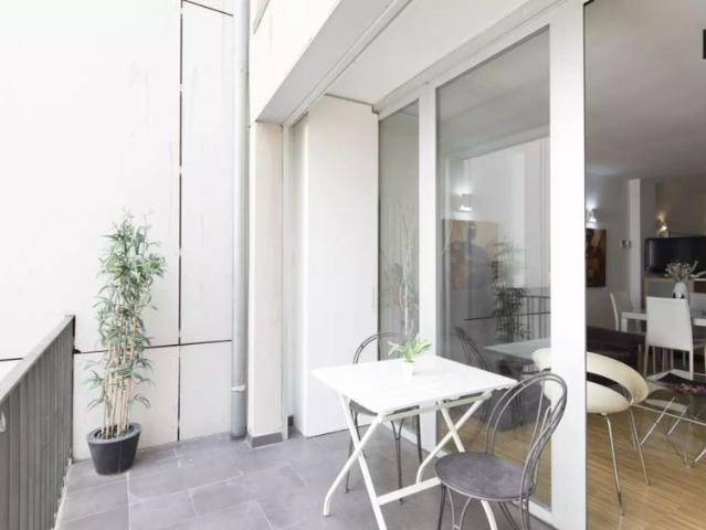 2 bedroom apartment for rent in Embajadores, professionals only