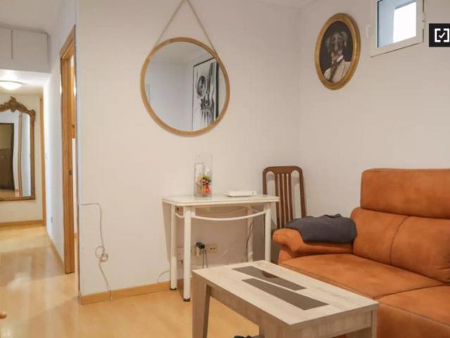 2 bedroom apartment for rent in Embajadores