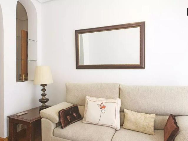 2 bedroom apartment for rent in Embajadores