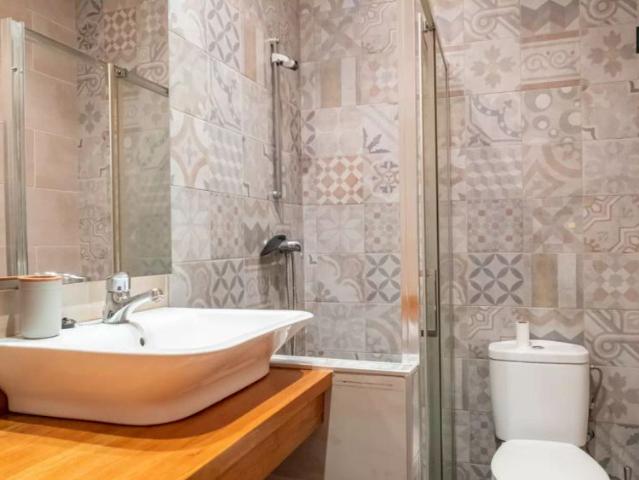 2 bedroom apartment for rent in Embajadores
