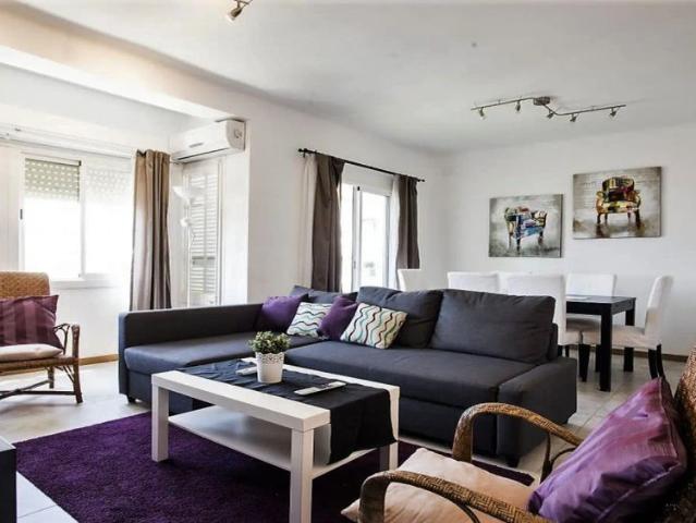 2 bedroom apartment for rent in Horta, bills included