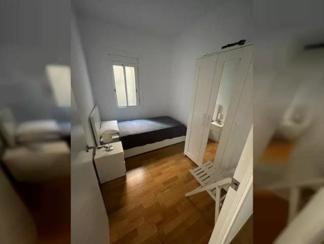 2 bedroom apartment for rent in La Sagrada Família, bills included