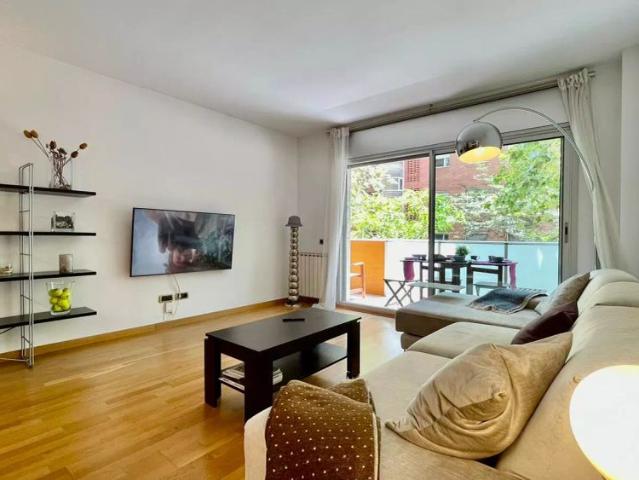 2 bedroom apartment for rent in la Vila Olímpica del Poblenou, no pets or smoking