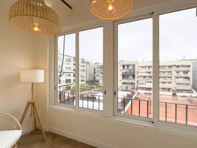 2 bedroom apartment for rent in l'Antiga Esquerra de l'Eixample, professionals and students welcome, no couples