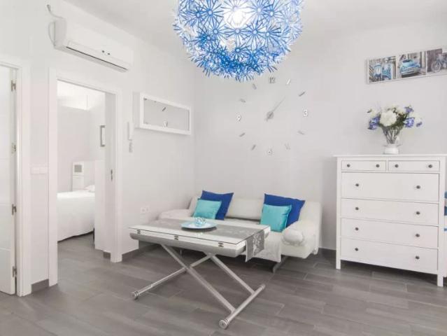 2 bedroom apartment for rent in Puerta del Ángel, bills included