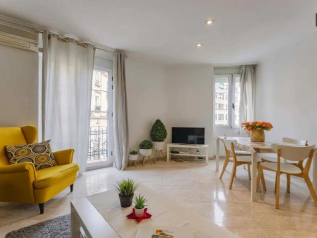 2 bedroom apartment for rent in Russafa, workers and postgraduate students