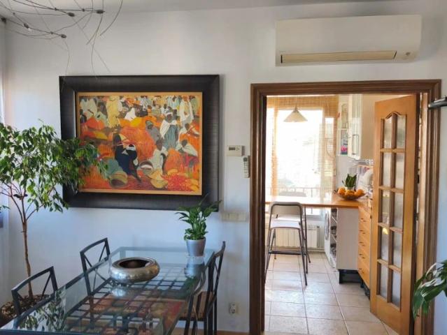 2 bedroom apartment for rent in Sabadell, bills included, perfect for females