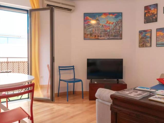 2 bedroom apartment for rent in San Diego, Madrid, bills included