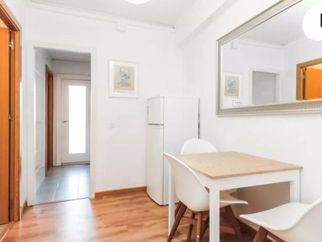 2 bedroom apartment for rent in Sant Antoni, perfect for professionals