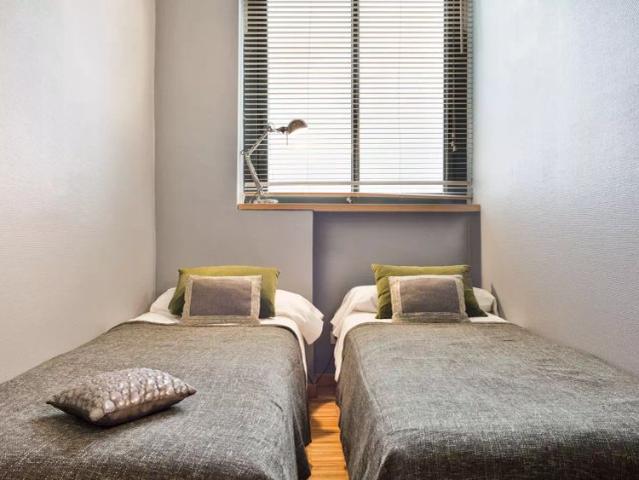 2 bedroom apartment for rent in Sant Gervasi Galvany with balcony or terrace