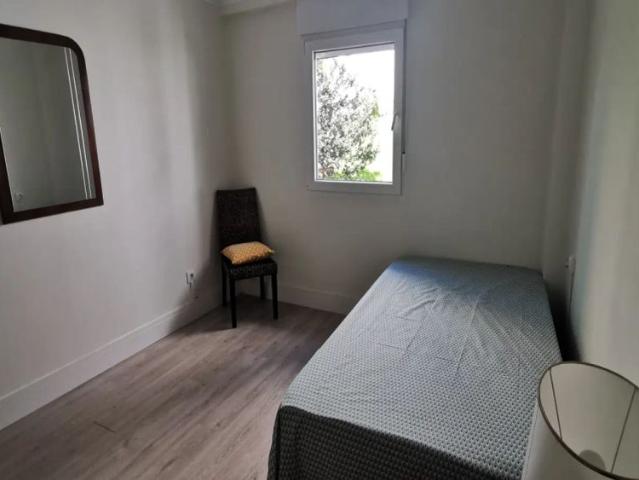 2 bedroom apartment for rent in Santander, bills included