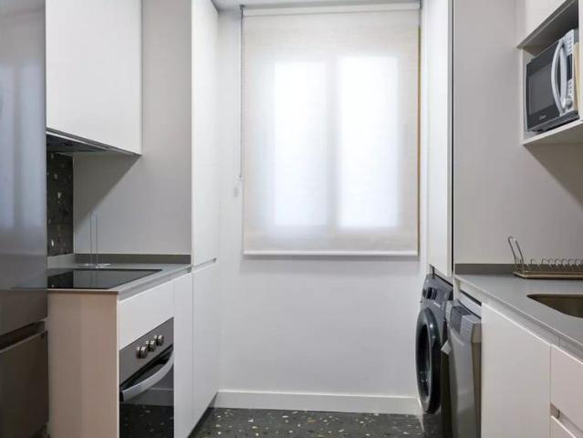 2 bedroom apartment for rent in Sol, Madrid