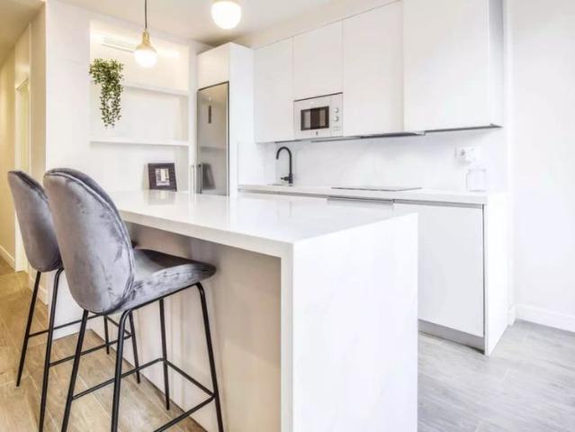 2 bedroom apartment for rent in Sol, no pets or smoking