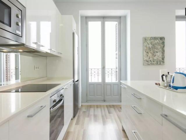 2 bedroom apartment for rent in Sol, perfect for professionals