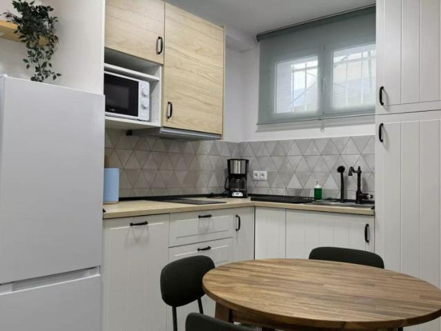 2 bedroom apartment for rent in Valdeacederas, bills included