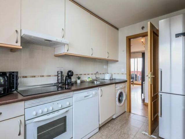 2 bedroom apartment for rent in Valdeacederas with bills included