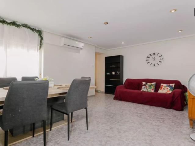 2 bedroom apartment for rent in Valencia
