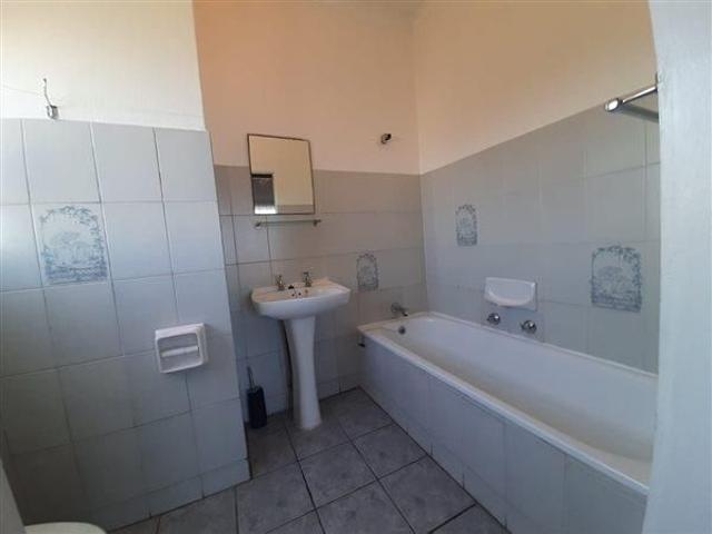 2 bedroom apartment for sale in Margate