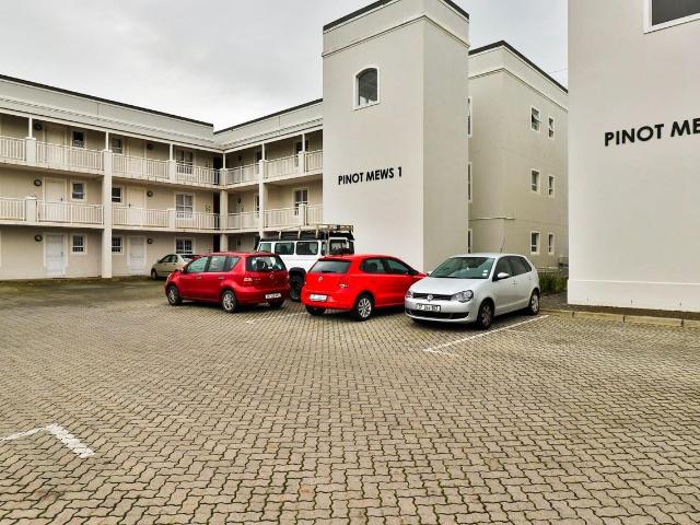 2 Bedroom Apartment For Sale in Nuutgevonden