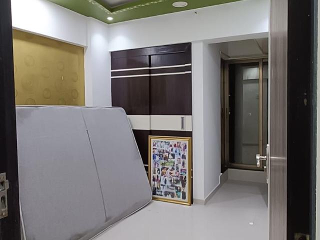 2 Bedroom Apartment for sale in Naupada, Thane P452172