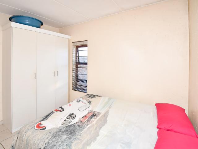 2 Bedroom Apartment For Sale in North Riding AH