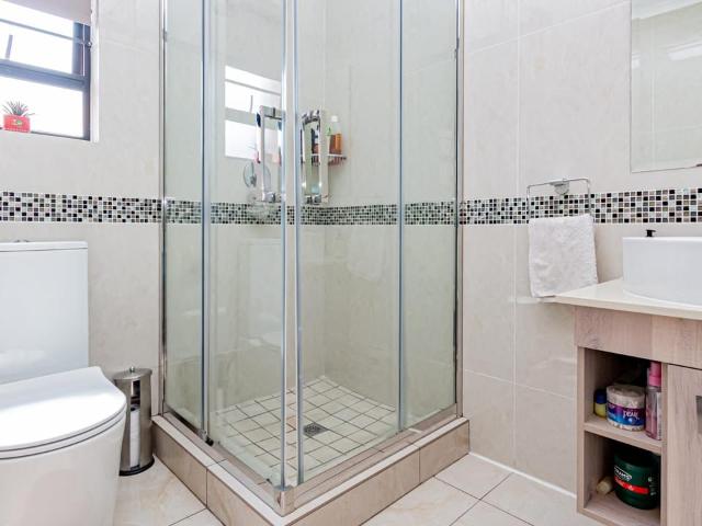 2 Bedroom apartment for sale in North Riding, Randburg