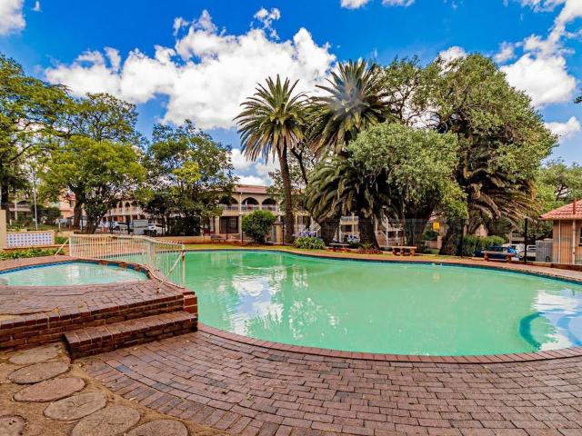 2 Bedroom apartment for sale in Albertville, Johannesburg