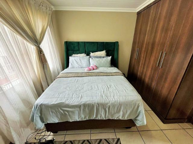 2 Bedroom Apartment For Sale in Andeon