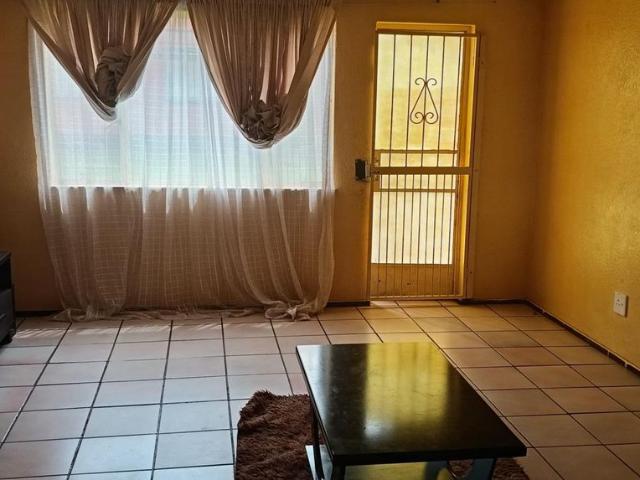 2 Bedroom apartment for sale in Burgershoop, Krugersdorp
