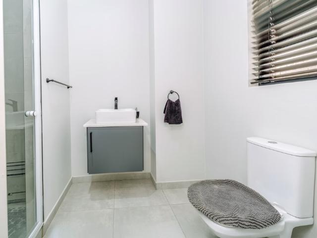 2 Bedroom Apartment For Sale in Bryanston
