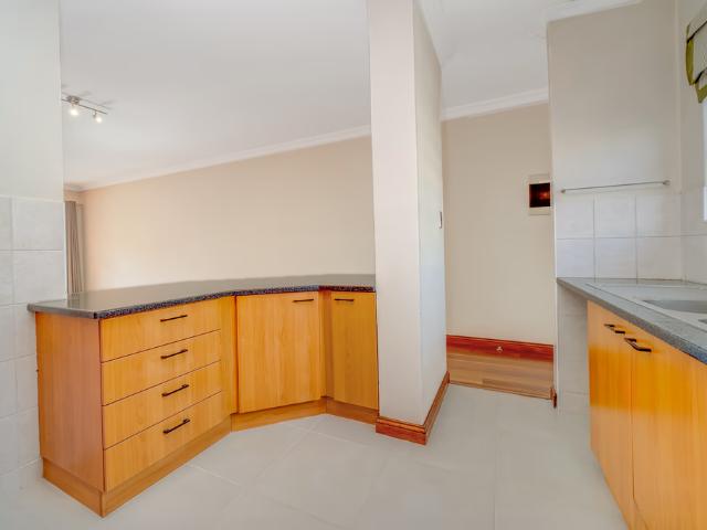 2 Bedroom Apartment For Sale in Bryanston
