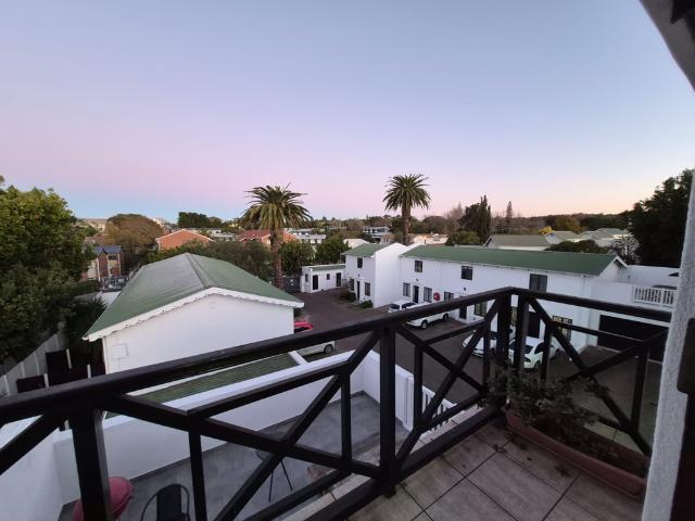 2 Bedroom Apartment For Sale in Durbanville Central