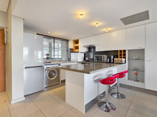 2 Bedroom Apartment For Sale in De Waterkant