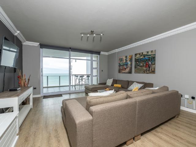 2 Bedroom Apartment For Sale in Diaz Beach
