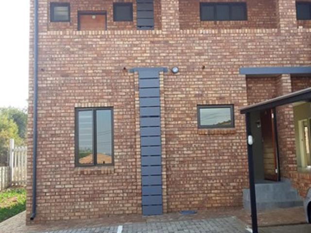 2 Bedroom Apartment For Sale in Elandspoort