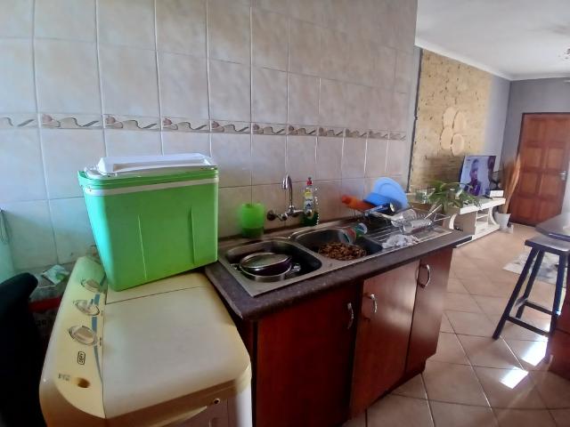 2 Bedroom Apartment For Sale in Elspark