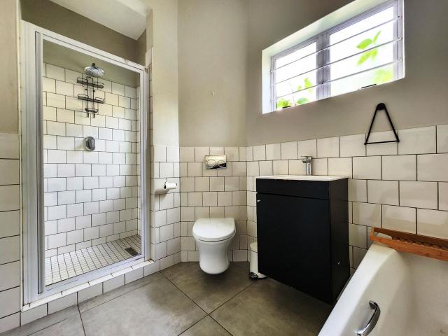 2 Bedroom apartment for sale in Essenwood, Durban