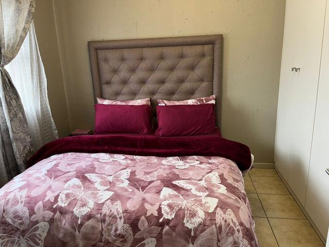 2 Bedroom Apartment For Sale in Ferndale