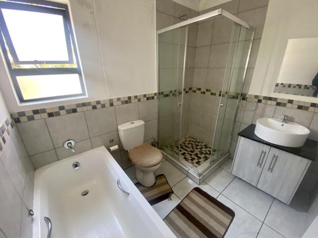 2 Bedroom Apartment For Sale in Ferndale