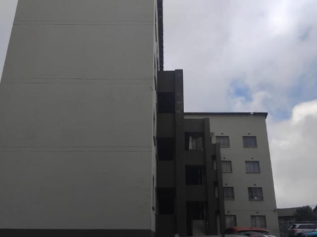 2 Bedroom apartment for sale in Fleurhof, Roodepoort