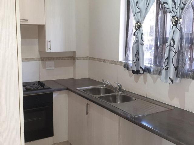 2 Bedroom apartment for sale in Honeydew Grove, Roodepoort