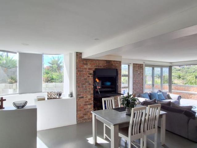 2 Bedroom Apartment For Sale in Island View
