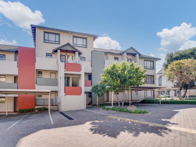 2 Bedroom Apartment For Sale in Lonehill