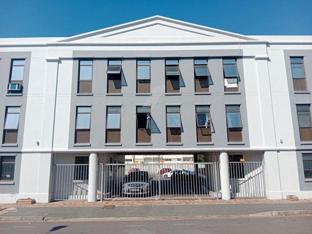 2 Bedroom Apartment For Sale in Paarl Central