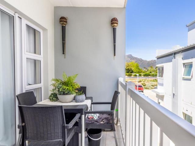 2 Bedroom apartment for sale in Paarl South