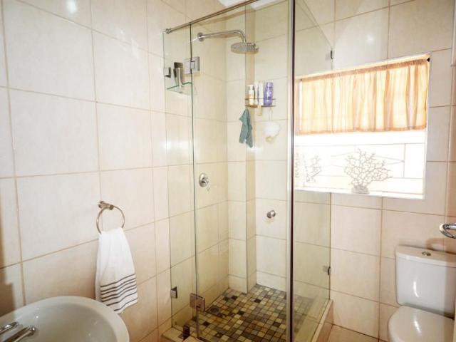2 Bedroom apartment for sale in Parks Estate, Strand