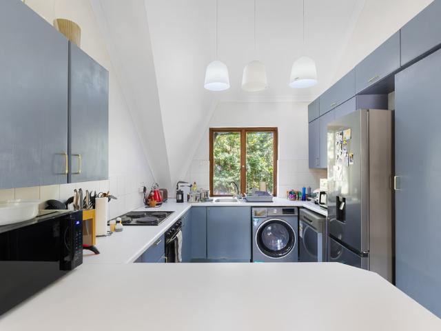 2 Bedroom Apartment For Sale in Paulshof