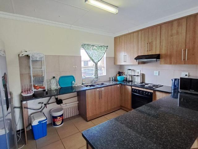 2 Bedroom apartment for sale in Pellissier, Bloemfontein