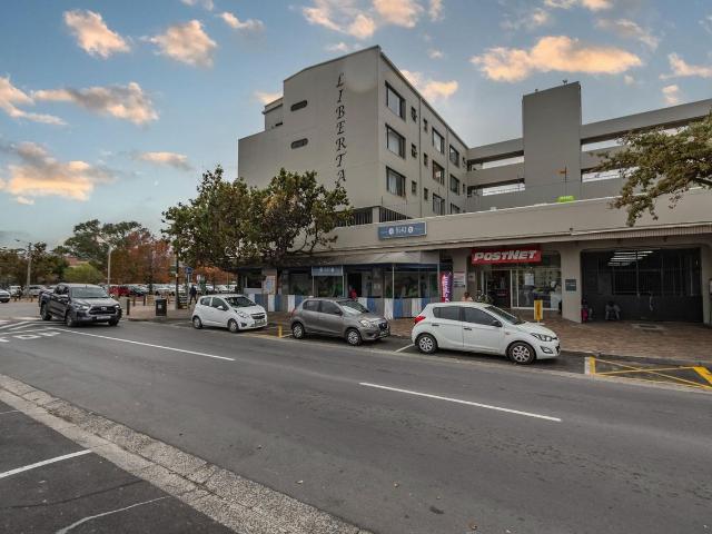 2 Bedroom Apartment For Sale in Stellenbosch Central